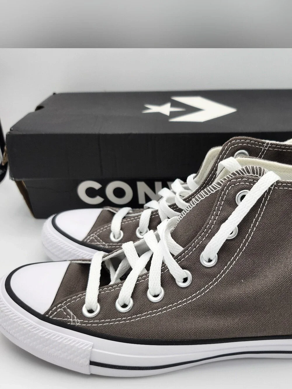 Converse All Stars Chuck Taylor High Top Sneakers - Size 4 Men/6 Women / NIB - Picture 3 of 11